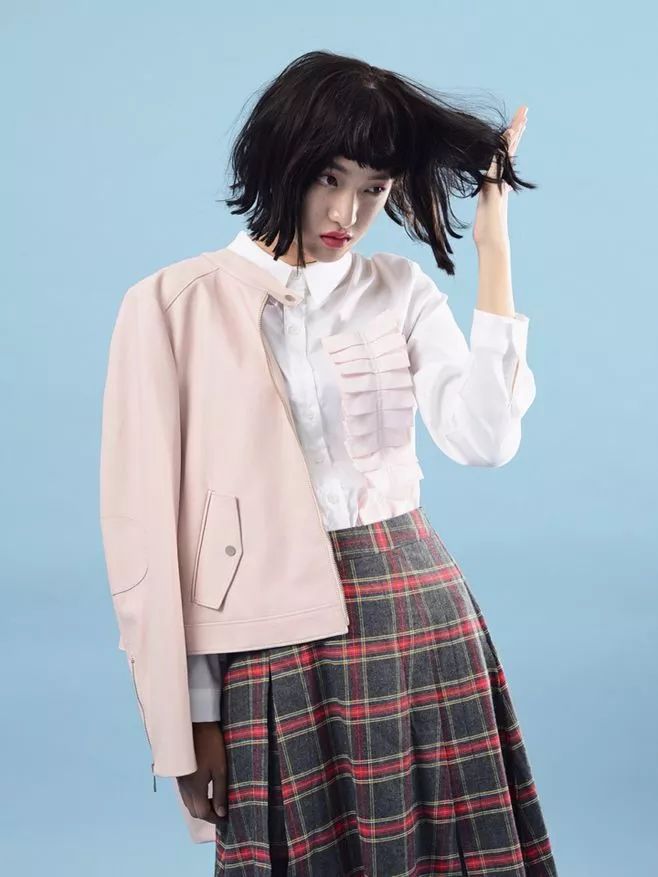 美发泡面卷短发,烫发泡面头短发女