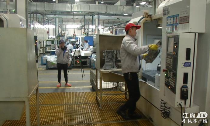 “打工三年车房齐全”金水闸的倪根夫妇讲述打工的幸福生活