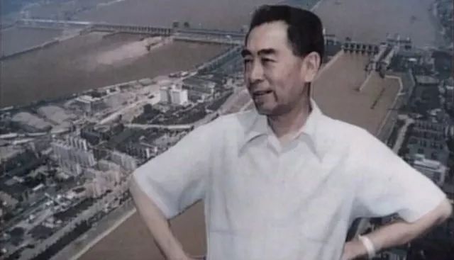 身边人眼中的周恩来：大无大有周恩来