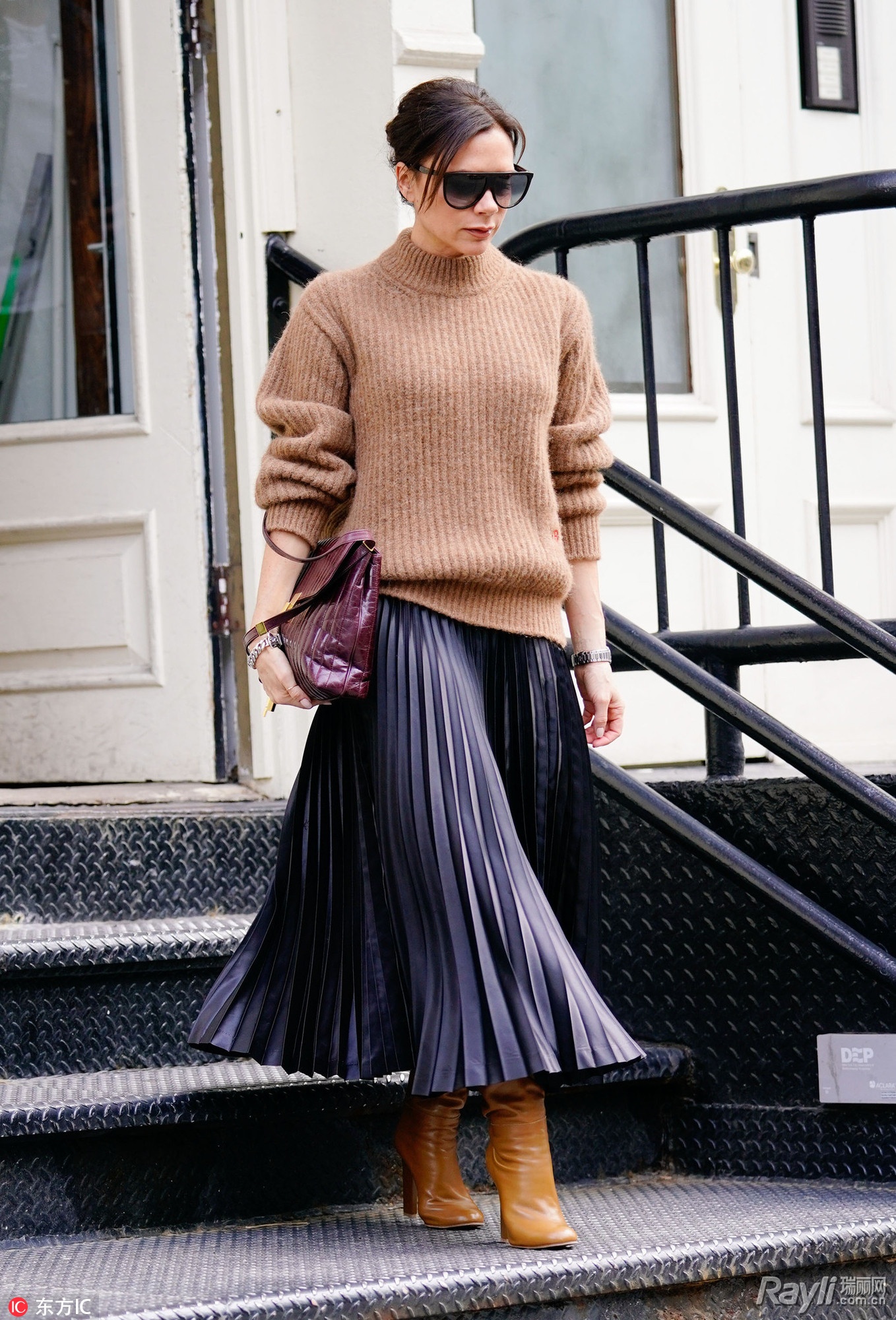 白色小香风外套可以搭配百褶裙吗,百褶裙的三种不同穿搭