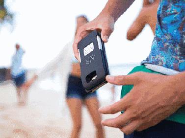 藏在手机壳里放口袋就能带走，这么小的黑科技无人机还是第一次见