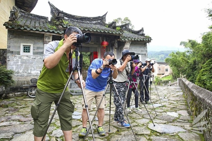 跟着大师去创作2016腾龙行福建站圆满收官