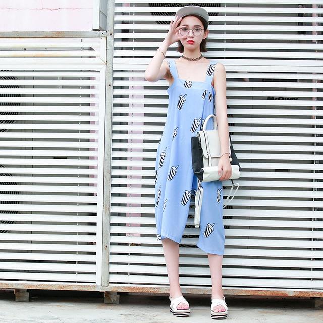 童真背带裤释放夏日活力