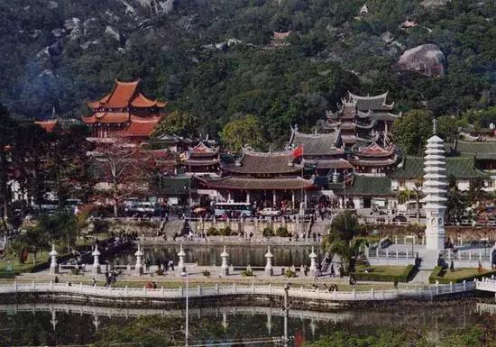 鼓浪屿红瓦绿树,走进厦门鼓浪屿视频