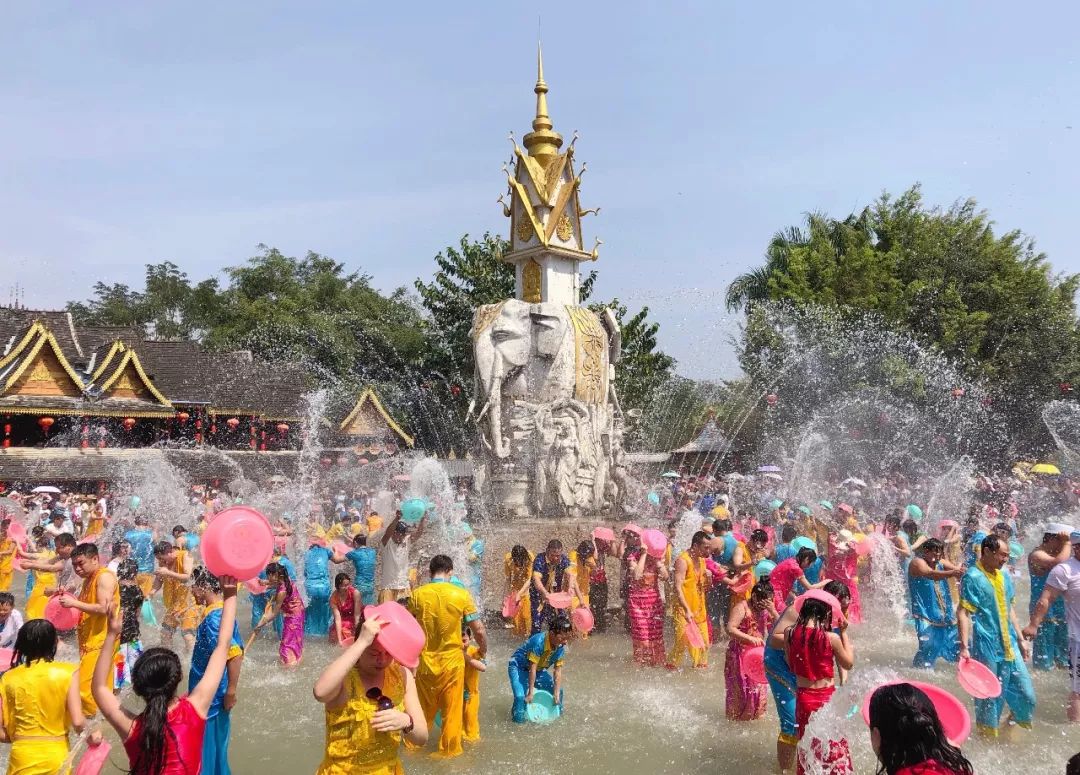 体验一把傣族人民的泼水节,傣族歌曲喜迎新年泼水节的到来
