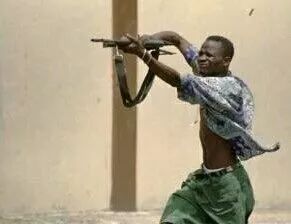 你知道红海行动有多细节吗,红海行动石头脸被打破细节