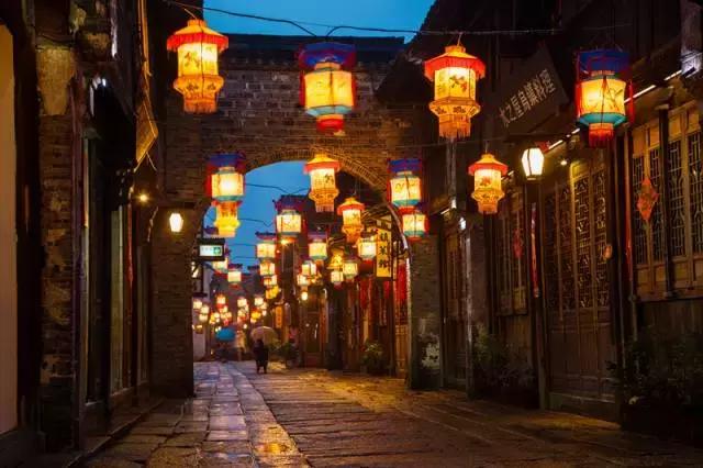 元宵节看花灯的景点,今年元宵值得去玩的地方