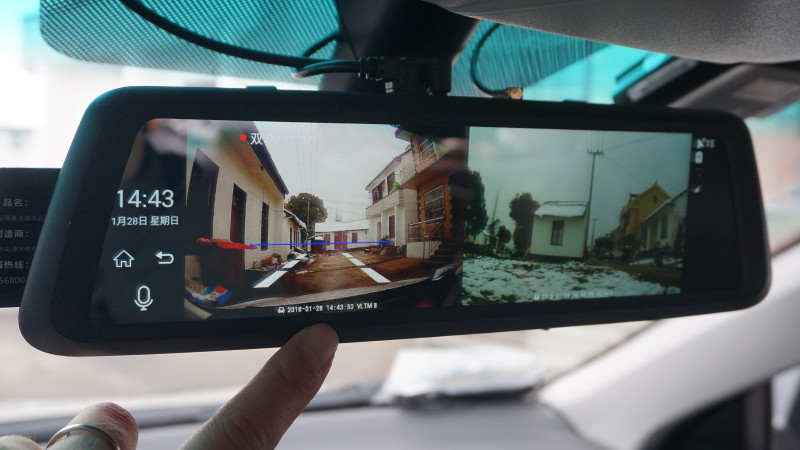 全面屏与后视镜的组合，威路特M8带来更安全的行车体验