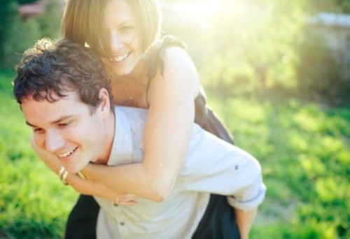 怎么样是爱上一个男孩,在恋爱中爱上一个人是什么感觉