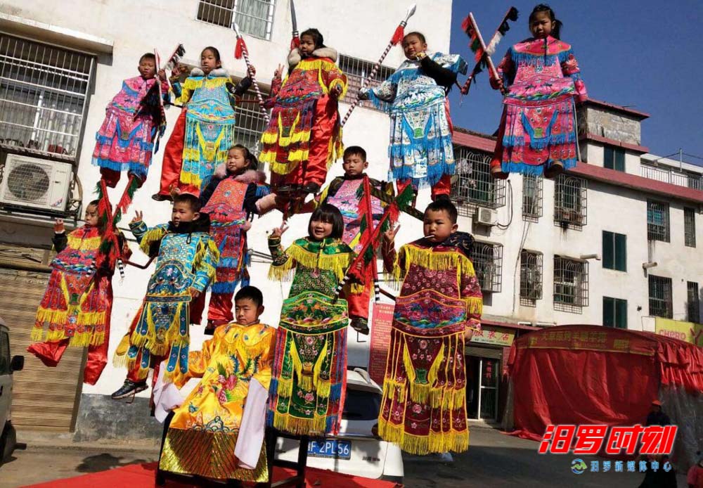 在故事小镇赶一场大众狂欢,故事小镇赶大众狂欢