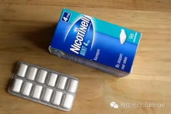 用100粒口香糖，体会舌吻的22种味道