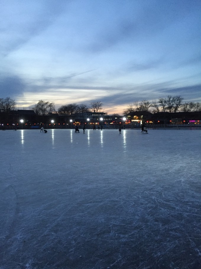 冬天去哪里旅游暖和特色美食,冬季游玩攻略美食推荐