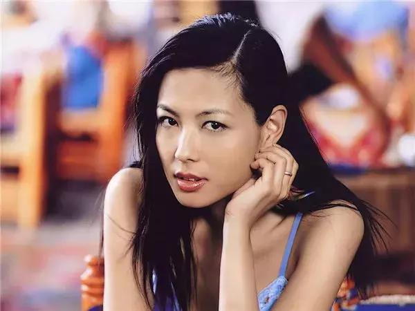 雪花女神龙演员对比,雪花女神龙董璇多大