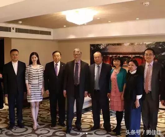 刘强东前女友目前在京东的职务,刘强东老婆年轻时的照片