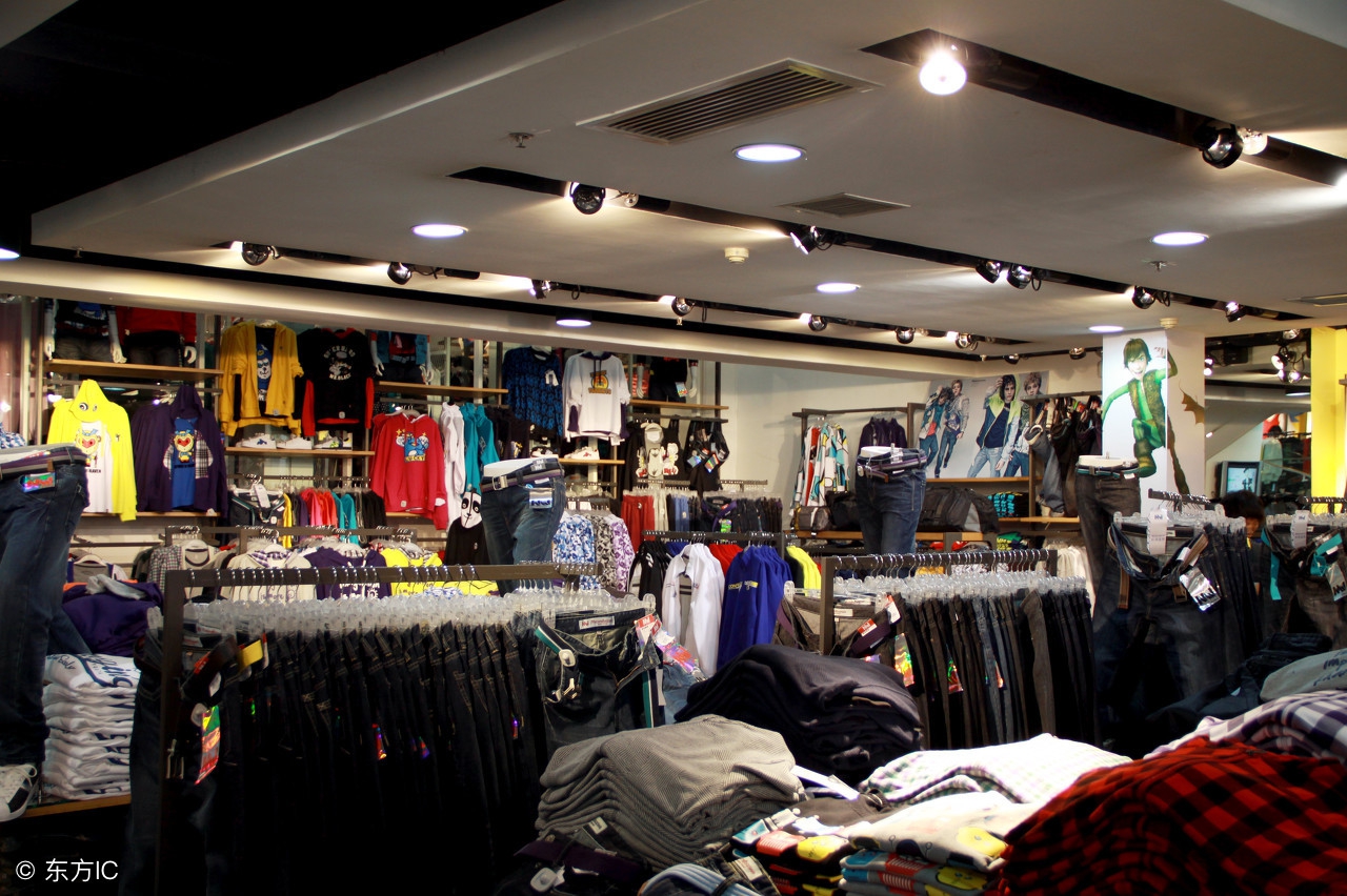 美特斯邦威和优衣库哪个好,优衣库评价两极化