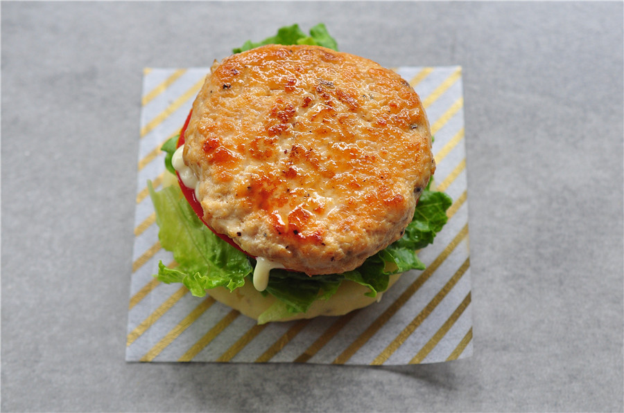 土豆泥肉饼汉堡,热量低的牛肉汉堡