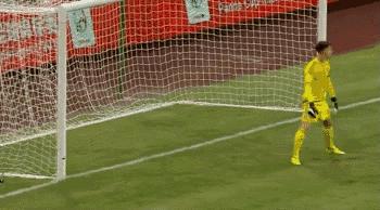 *疆新**女孩万里追梦，这里是片承载国足希望的足球沃土