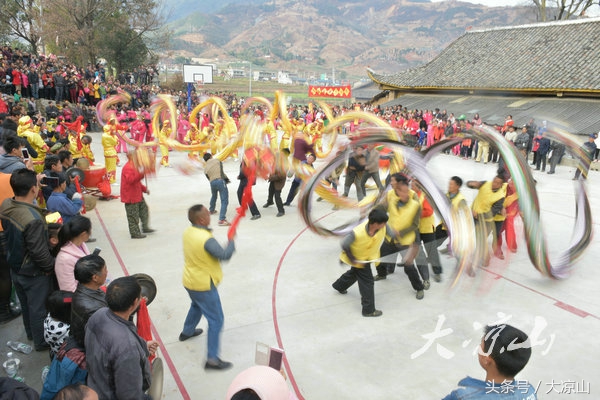 元宵节,是凉山传统农具交易日——德昌赶草坝场看你能认识多少农具?