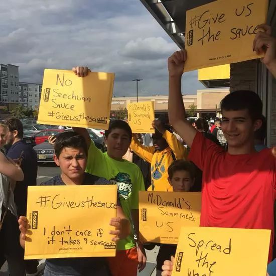 除了20万的车一包四川辣酱在美国还能换什么