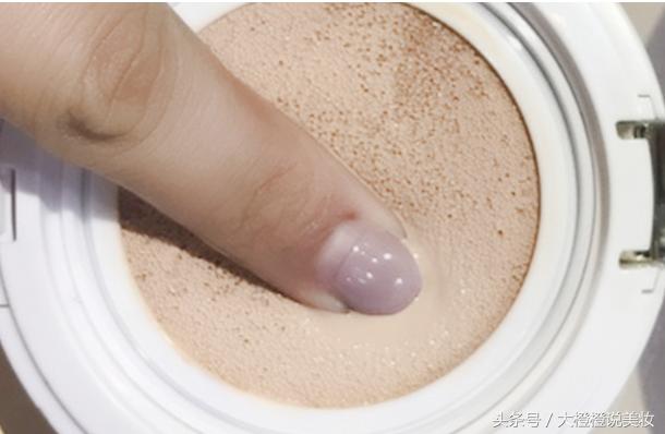 粉底液粉饼气垫bb使用顺序,气垫粉饼粉底液哪个遮瑕力强