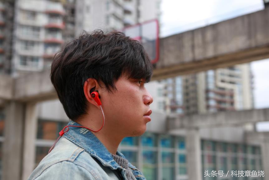 国际大牌的运动耳机做得怎样?我们对比了Bose与JBL的热门产品