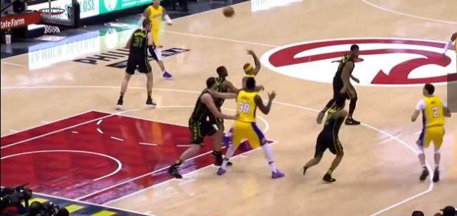 奥尼尔五大囧湖人队,奥尼尔五大囧湖人集锦