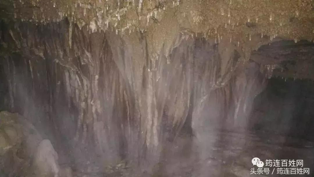 贵州女子探洞,贵州姑娘探山洞