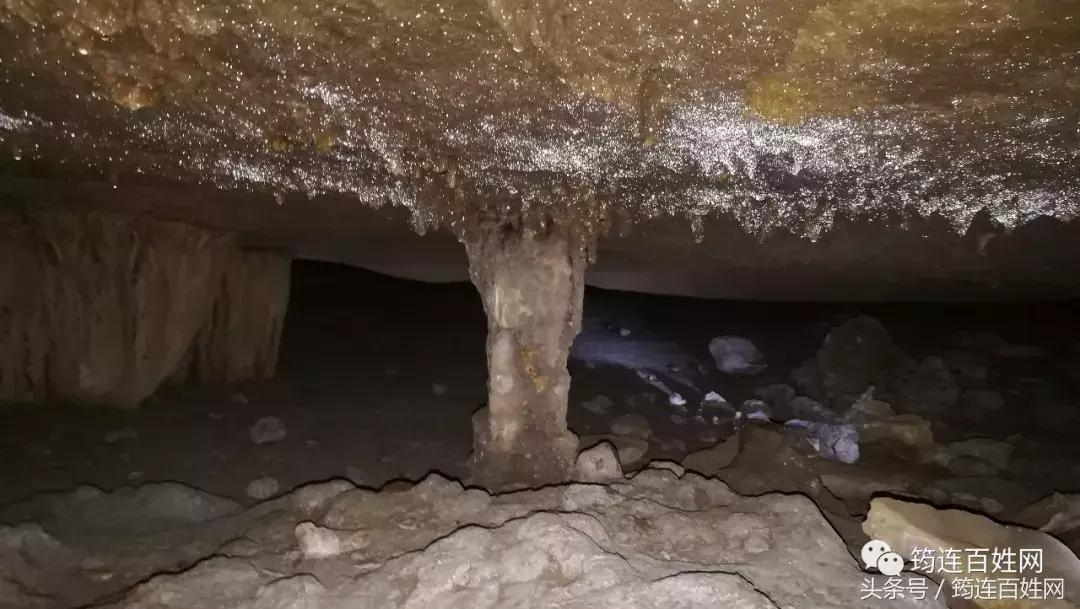 贵州女子探洞,贵州姑娘探山洞