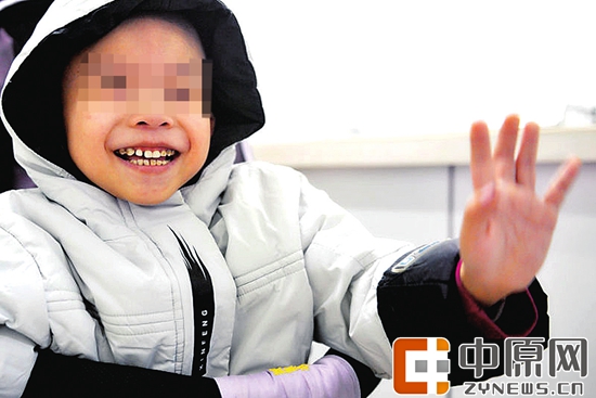 新生儿病房内的袋鼠妈妈,90后袋鼠妈妈