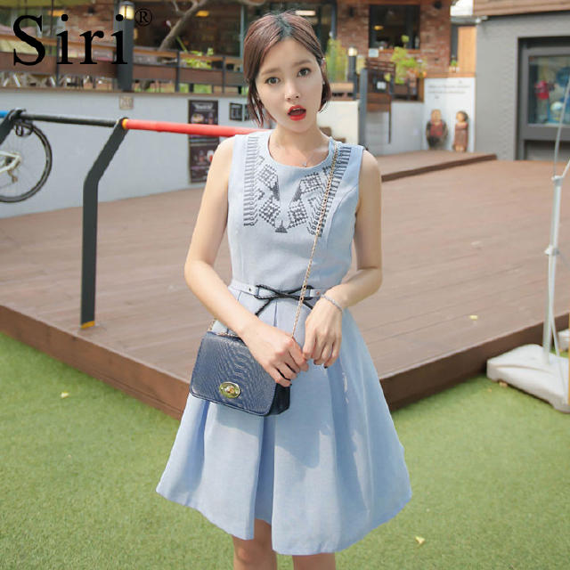 小胸妹子怎么穿衣,小胸女生的穿搭技巧