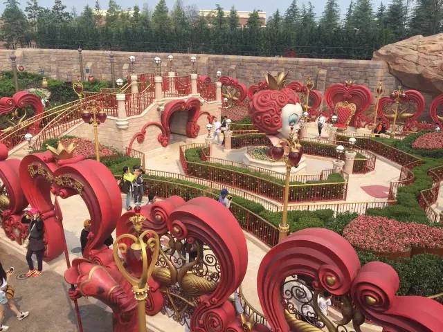 跟着朵拉去探险英文,迪士尼上海儿童游玩攻略