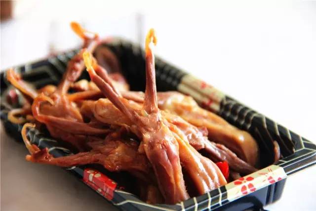 黄晓明来南京开店了？非常火爆还要任性的下午才营业！