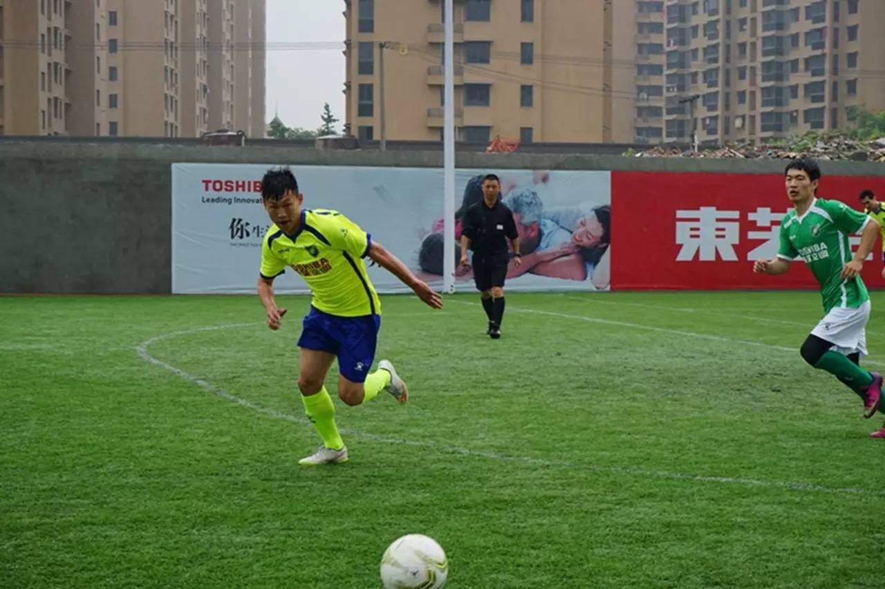 美女经理、网红妹子直播!“踢球去”足球联赛,从赛场火到了线上!