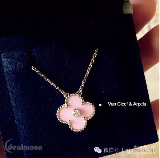 大家为什么喜欢梵克雅宝的四叶草,梵克雅宝luckyspring与四叶草谁保值