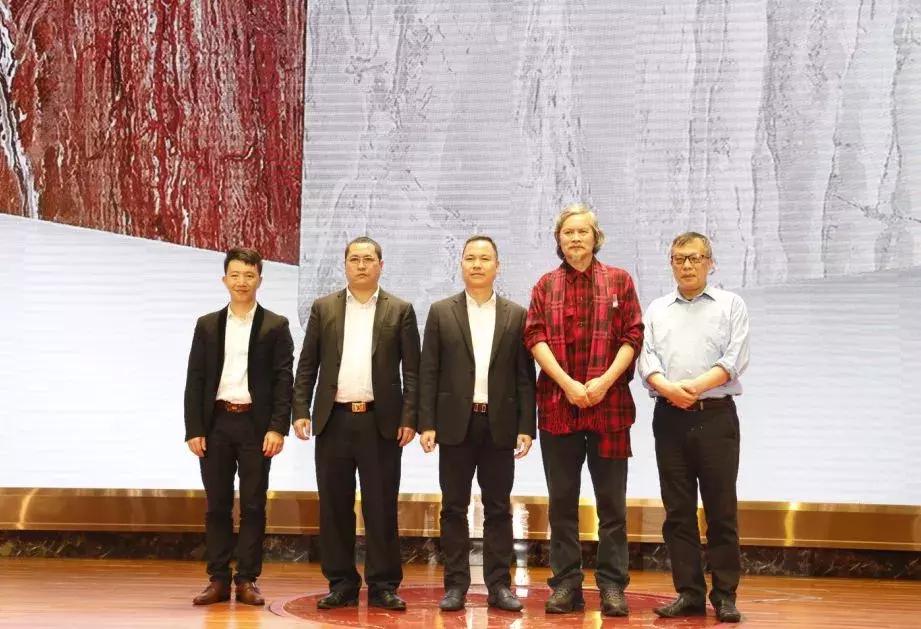 一场普通年会，惊动了中国家装之父余工*飞机打**来回助阵！