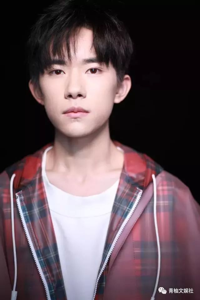 易烊千玺00后领头,易烊千玺00后大佬