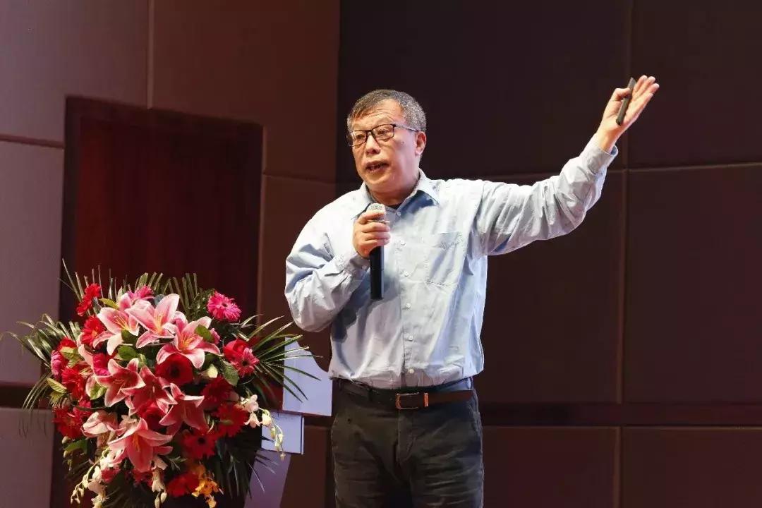 一场普通年会，惊动了中国家装之父余工*飞机打**来回助阵！