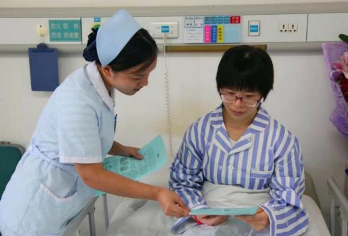 医院最美巾帼文明岗,最美巾帼奋斗者事迹医疗