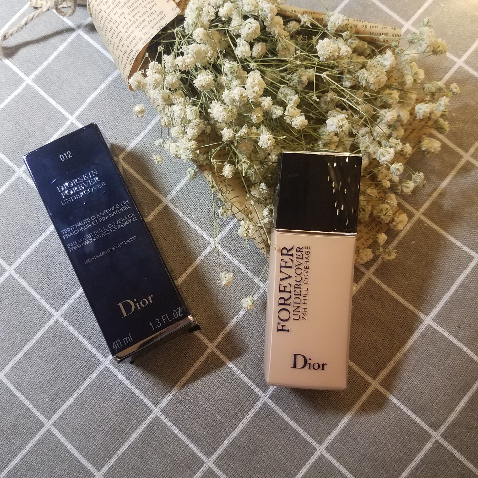 什么粉底液油皮控油不闷痘哑光,油皮亲妈裸妆粉底