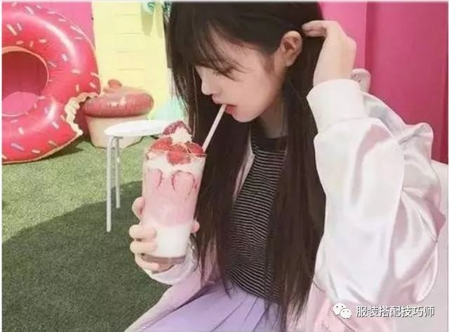 宽松服装拍照怎么摆姿势更自然,女生衣服穿搭拍照怎么摆pose