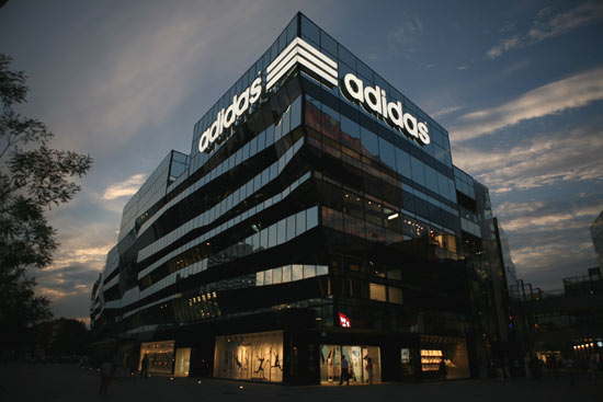 穷nike富阿迪什么意思,穷阿迪富耐克