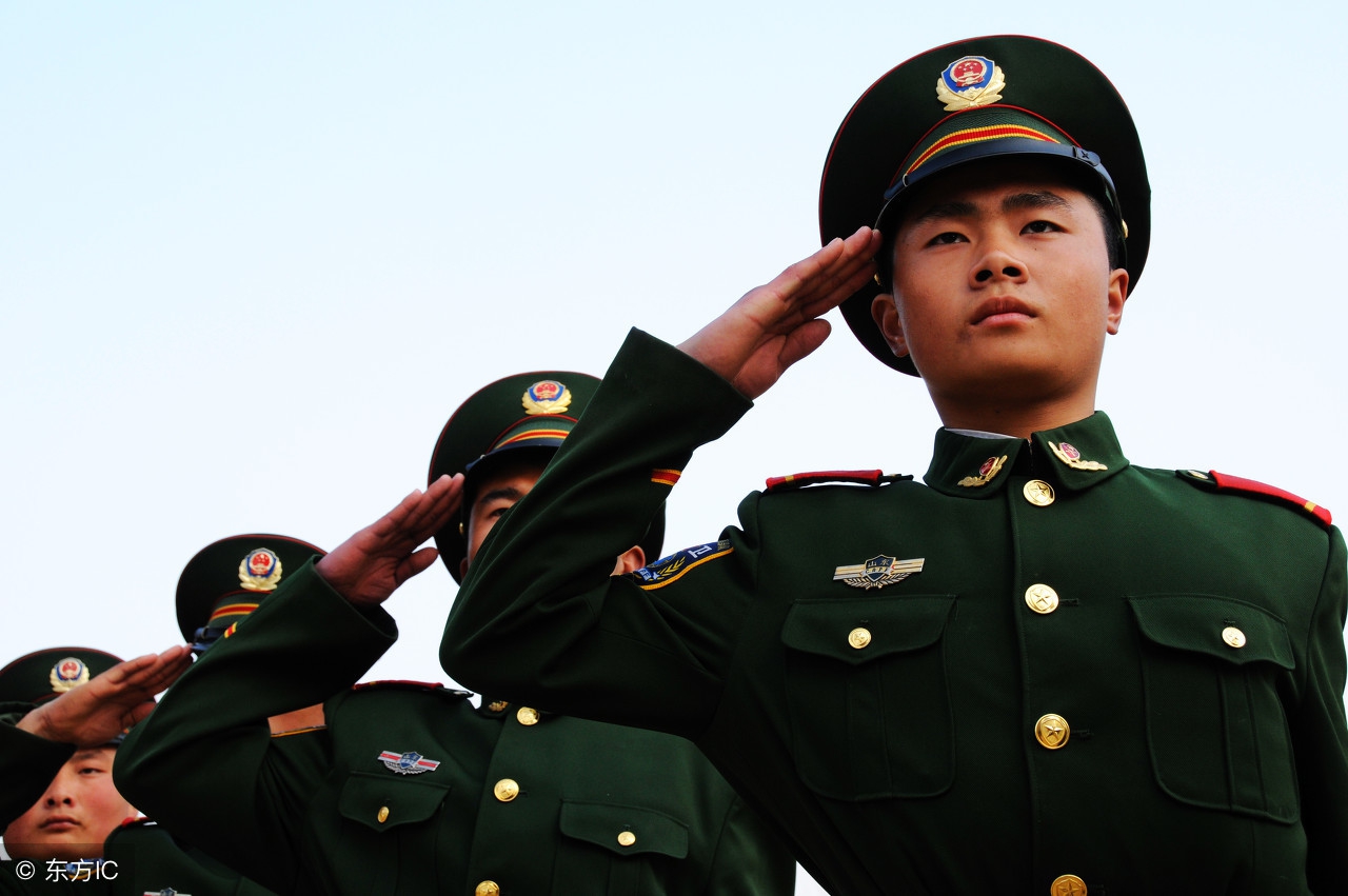 部队想家想父母,军人想家的优美句子