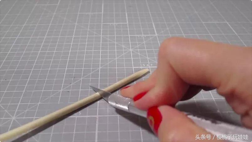 娃娃家床头柜diy自制,手工制作床给芭比娃娃的