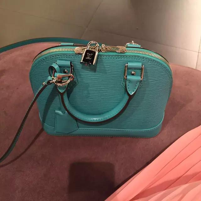 撞包也要背？这些热门包包受欢迎是有原因的