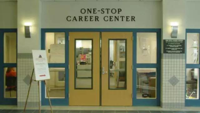 自费到国外留学回来好找工作吗,留学生先在国外工作还是直接回国