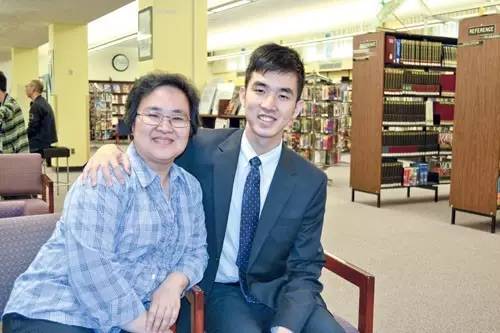 焦点人物：18岁华裔生研究废水细菌发电获英特尔大奖冠军！