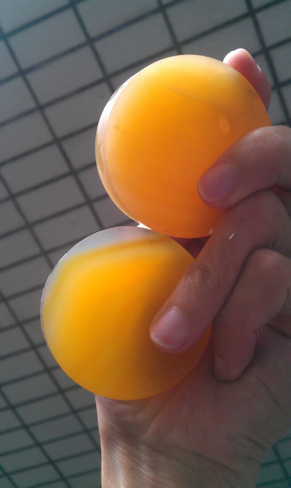 女人是水做的,玉石也会缺水快看看你戴着的女人吧!藏友必看!