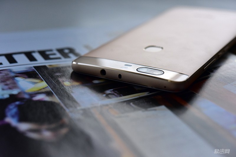 荣耀v8特色,荣耀v8是旗舰版吗