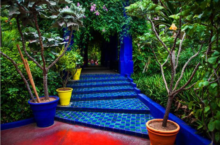 摩洛哥蓝是孔雀蓝吗,有一种蓝叫巴黎蓝