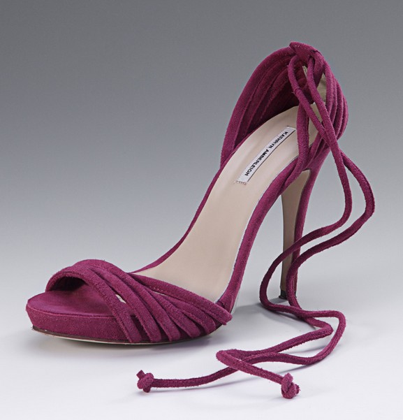 没有脚后跟的如何挑选高跟鞋,怎么选高跟鞋不磨脚不累脚